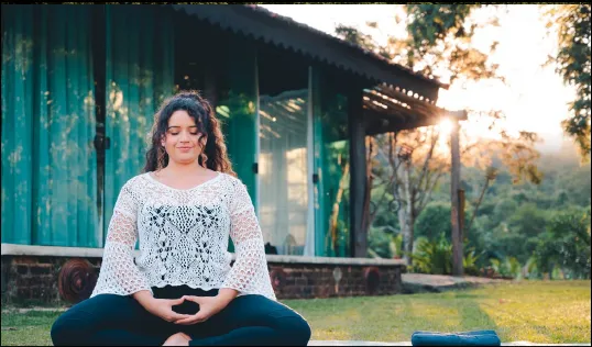 Ananda e Mandakini, guias da jornada de Formação em Hatha Yoga
